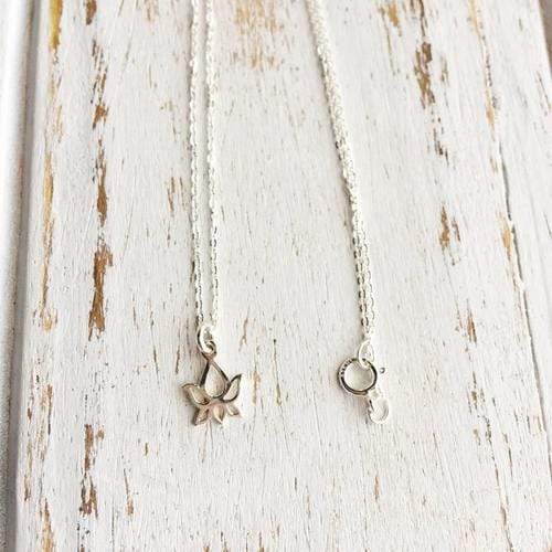 Purple Lily Jewelry & Watches Sterling Silver Lotus Charm Necklace